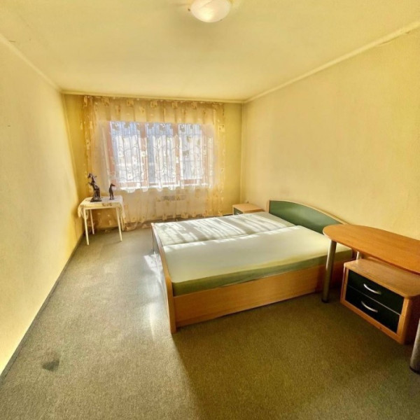 Фото Продам просторную 3-х комнатную квартиру по ул. Ватутина 2/9 эт.