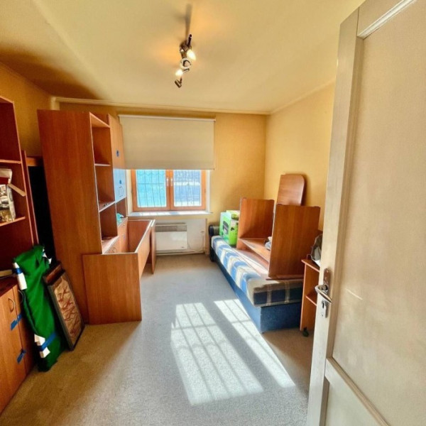 Фото Продам просторную 3-х комнатную квартиру по ул. Ватутина 2/9 эт.