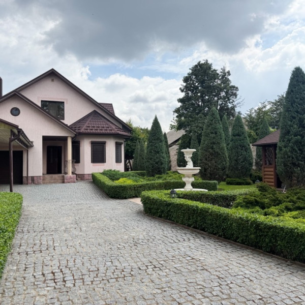 Продам Дом 250м2 ул. Звейнека + гостевой Дом 150м2