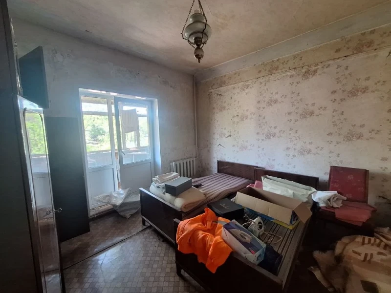 Продаётся двухкомнатная квартира город Стаханов, ул. К. Либкнехта, д. 39