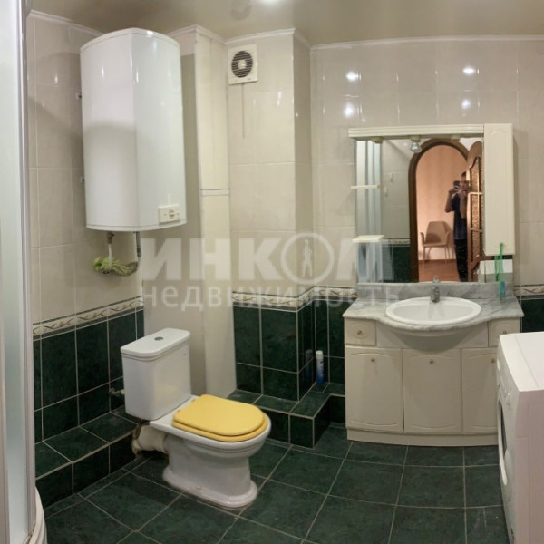 Фото Продам 6-ти комн. 121.30м2 1-й Микрорайон Центр Города