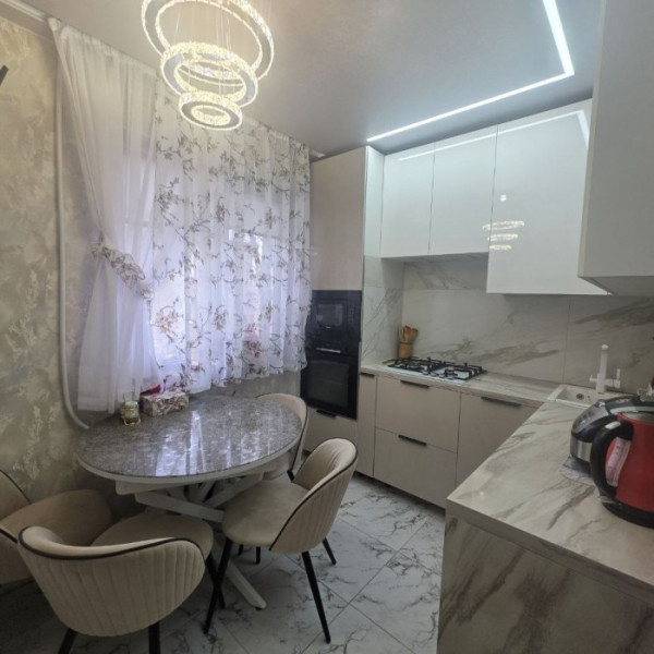 Продам 3-х комн квартиру в городе Луганск квартал Пролетариата Донбасса