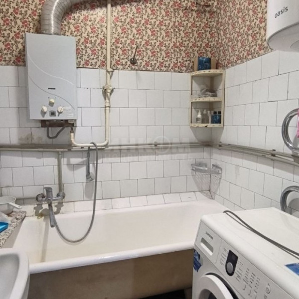 Фото Продам 2к остановка Динамо Центр Города