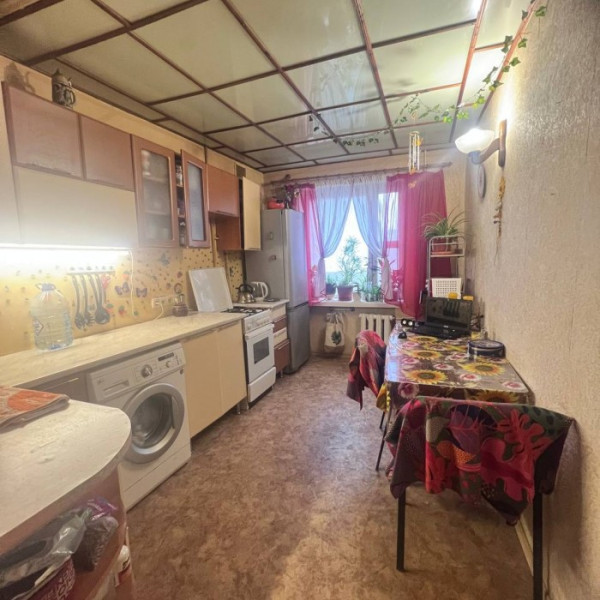 Продам отличную 4х комнатную квартиру с нестандартной планировкой по ул. Градусова(Курская дуга)