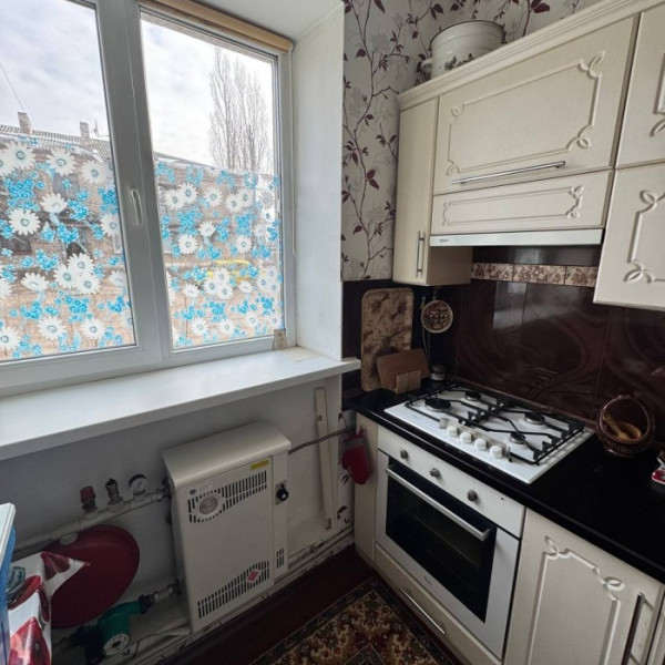 Фото Продам 1 комнатную квартиру в Станице Луганской, (кв Молодежный)