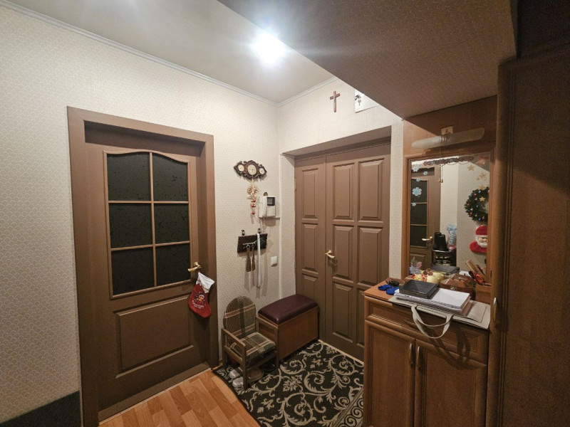 Продаётся трёхкомнатная квартира, 57 м²