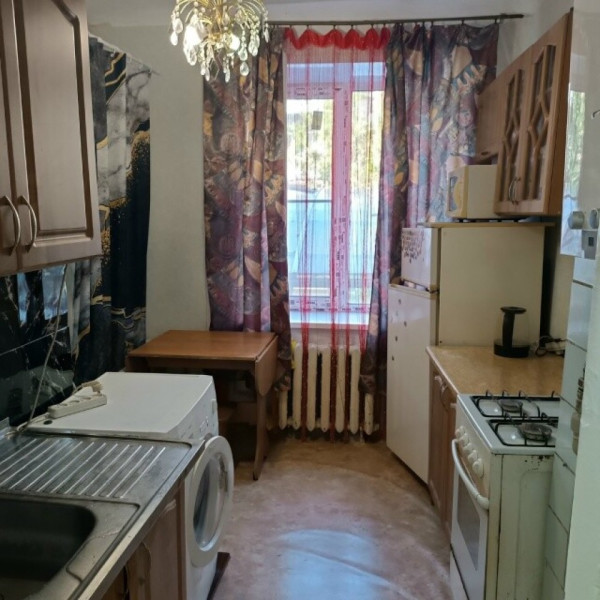 2-комн. квартира, кв-л Еременко 5