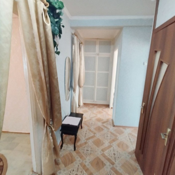 Продам 3- х комнатную квартиру на кв. Волкова ( район налоговой).