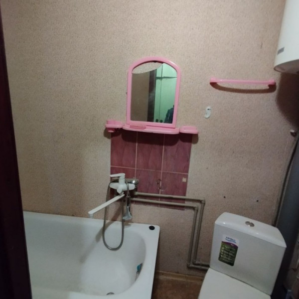 Фото Продам полугостинку 2-х комнатную на кв. Восточный