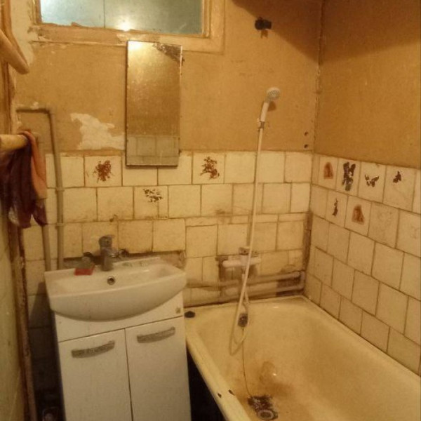 Фото Продам 4-комнатная квартира кв. Солнечный, 1/5 этаж кирпичного дома