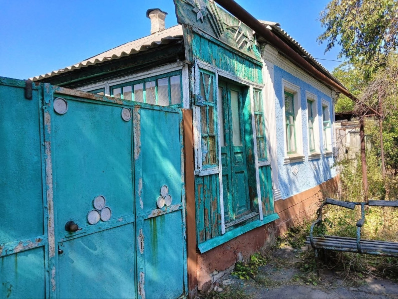 Дом и флигель в г. Лутугино ул. Пушкина.