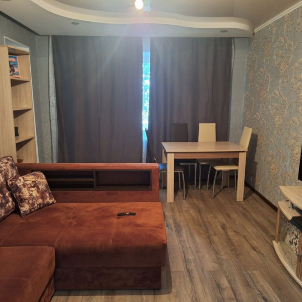 Фото Продам 3-х комнатную квартиру на кв. Дзержинского 1/9 эт