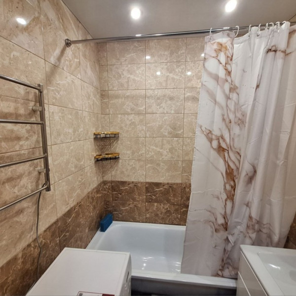 Фото Продам 3-х комнатную квартиру на кв. Дзержинского 1/9 эт