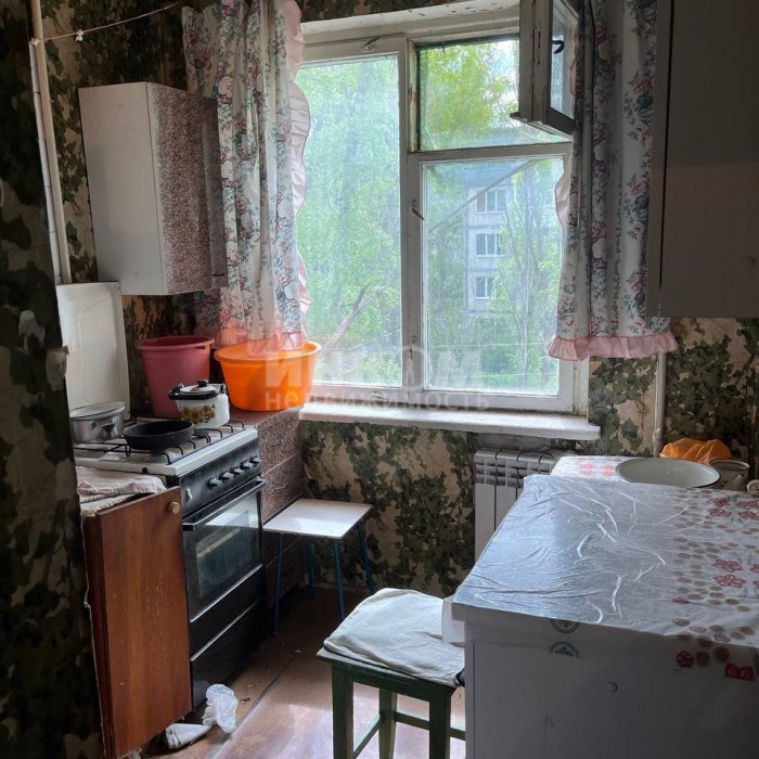 Продам 2-х комн квартиру в г Луганск кв Волкова