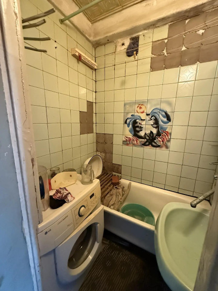 Фото Продаётся 3-комнатная квартира в городе Стаханов, ул. 60 лет Октября, д. 27.