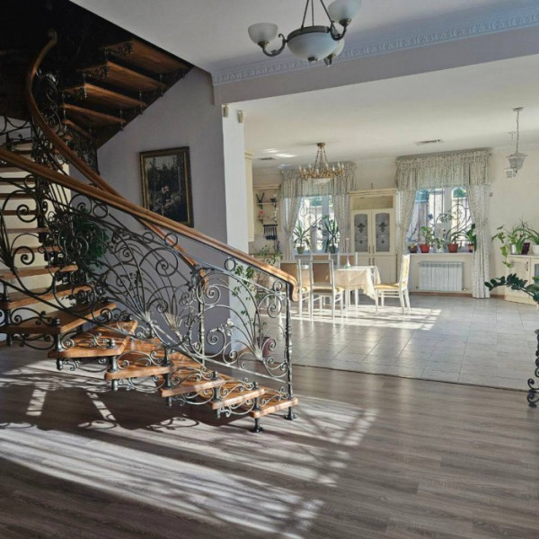 Фото Продам 2-х этажный коттедж ул. Марленовская (р-н Стройцентра, ЛНАУ Сельхоз.институт)
