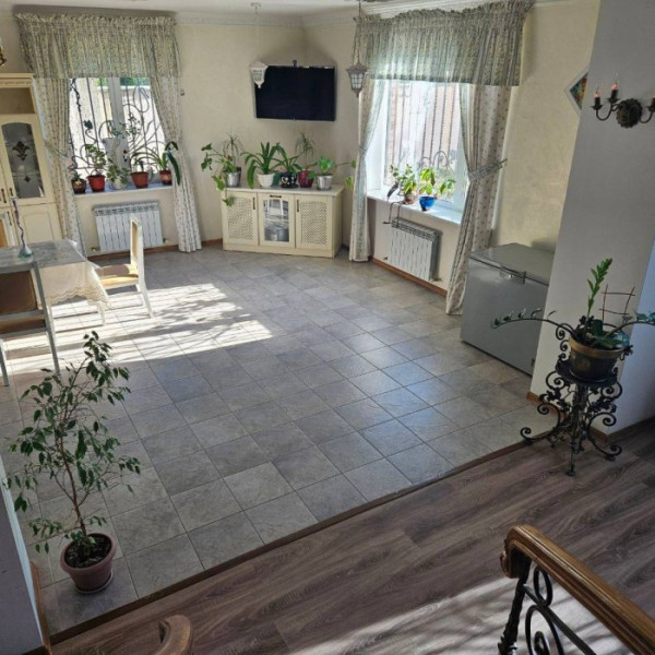 Фото Продам 2-х этажный коттедж ул. Марленовская (р-н Стройцентра, ЛНАУ Сельхоз.институт)