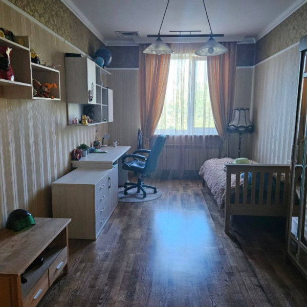 Фото Продам 2-х этажный коттедж ул. Марленовская (р-н Стройцентра, ЛНАУ Сельхоз.институт)