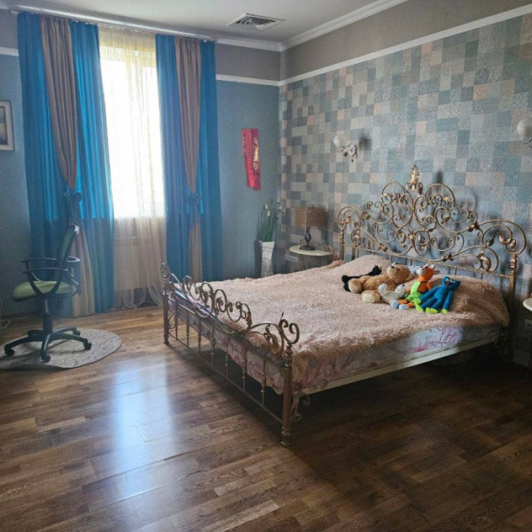 Фото Продам 2-х этажный коттедж ул. Марленовская (р-н Стройцентра, ЛНАУ Сельхоз.институт)