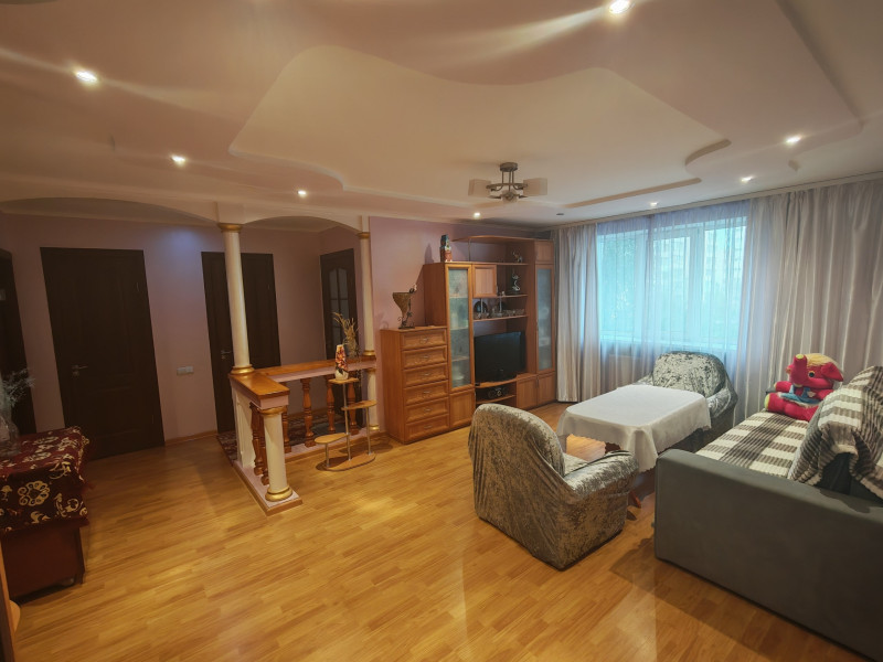 Продаётся 4-комнатная квартира, 76,5 м²