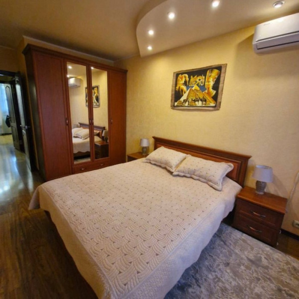 Фото Продам 3к кв. Комарова с А.О.