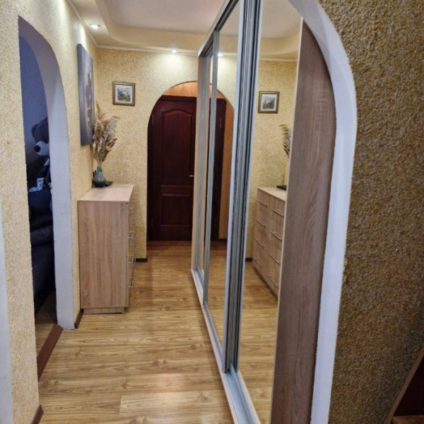 Фото Продам 3к кв. Комарова с А.О.