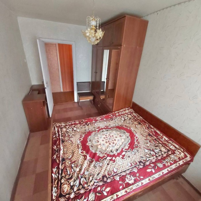 2-кк на ул. Тульская, Луганск. 4 этаж 5-го дома