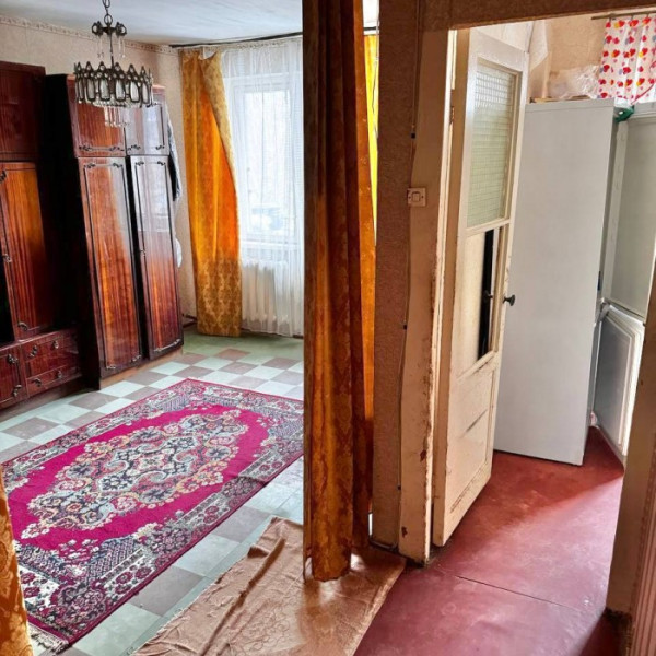 Продам 3-кк на кв. Солнечный, на 4 этаже, 5-го дома