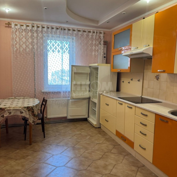 Продам 3к кв. Гагарина