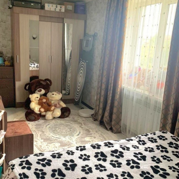 Фото Продам 2-ком квартиру в самом центре города Луганска, Улица Демехина (окна выходят на обл.администрацию)