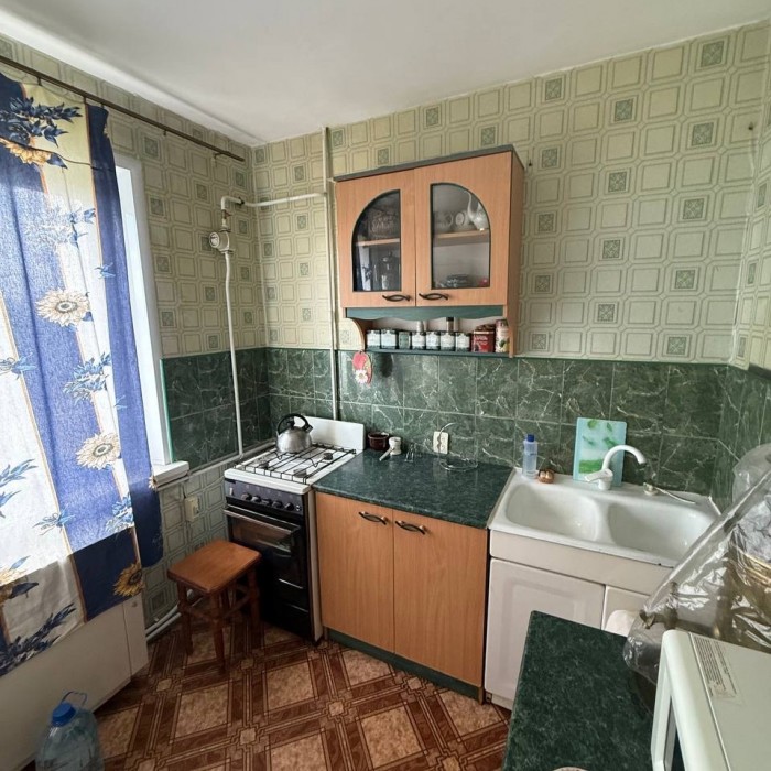 Продам 2-х комн квартиру с АО в г Луганск кв Сазонова