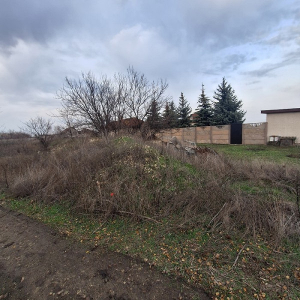 Продам участок 10 соток в городе Луганск район Околицы