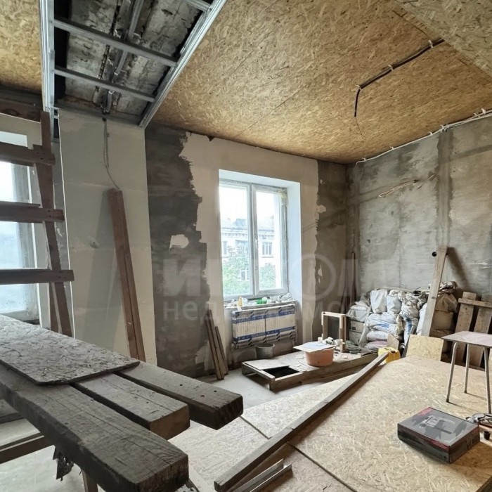 Фото Продам двухуровневую квартиру в центре, Площадь ВОВ