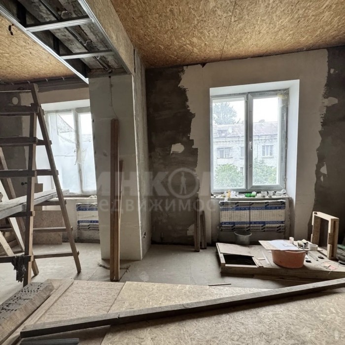 Фото Продам двухуровневую квартиру в центре, Площадь ВОВ