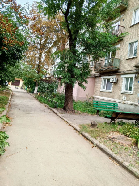 Фото ПРОДАМ: 2-х комнатную квартиру г. Ровеньки ул. Ленина дом 27/А (под ремонт)