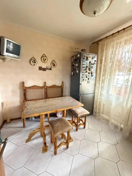 Фото 2-комнатная квартира, кв. 50 лет Октября !