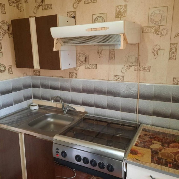 Продам 1-комнатную квартиру кв. Мирный, д. 15