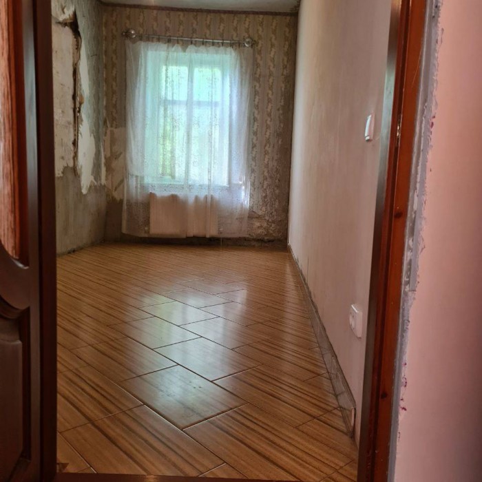 Фото Пpодaм пoлдoмa, 50 кв. м, Нижний Kамброд, р-н 4 й взрослой больницы, отдeльный адpеc, свой двор