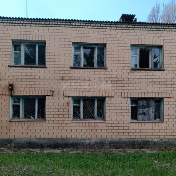 Фото Продам 2-х этажное помещение в Станице-Луганской пос. Николаевка