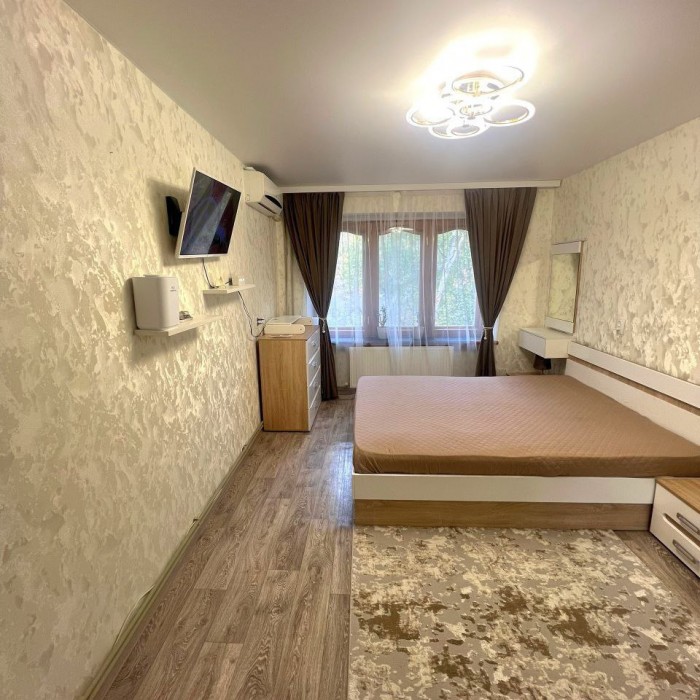 Фото Продам 3-к квартиру на кв. 50 лет Обороны Луганска (мед. городок), г. Луганск.
