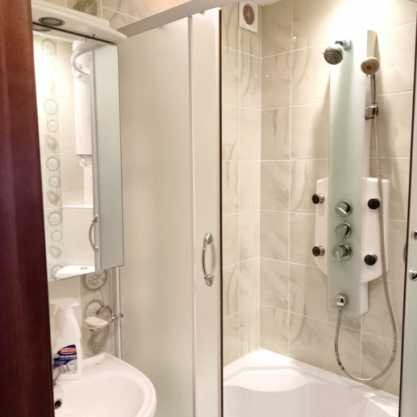 Фото Продам 2-х комнатную квартиру, г. Луганск, кв. Волкова