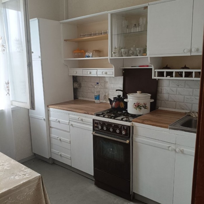 Продам 2 комнатную квартиру на кв. Ленинского Комсомола.