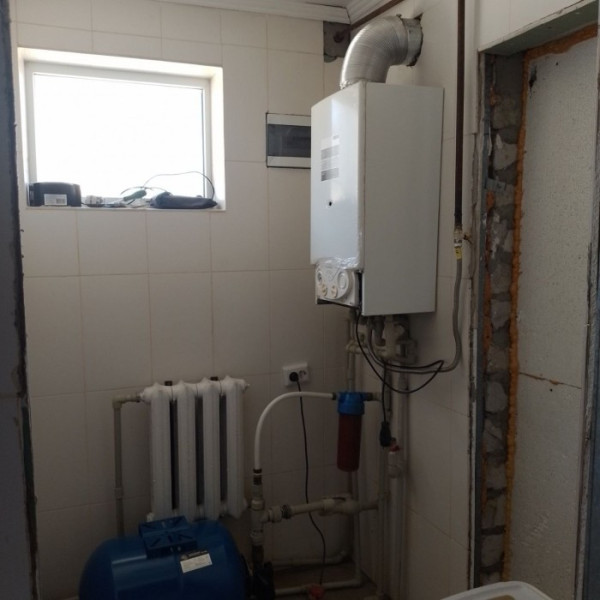 Фото Продам 2-х этажный дом в городе Луганск,улица Новостройная