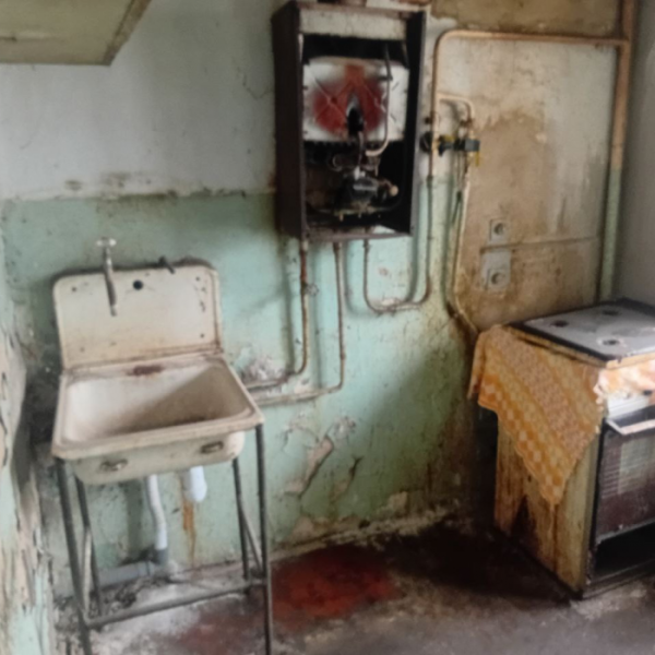 Фото Продам 2к квартиру в центре, на площади ВОВ, 2/5эт