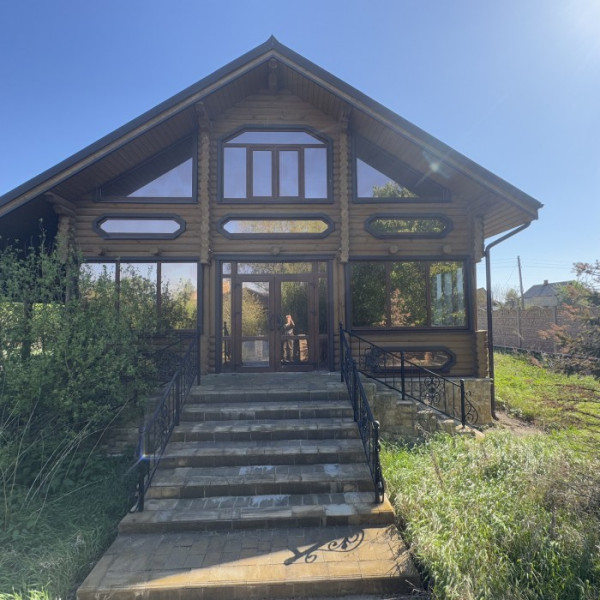 Продам шикарную дачу в станице-Луганская