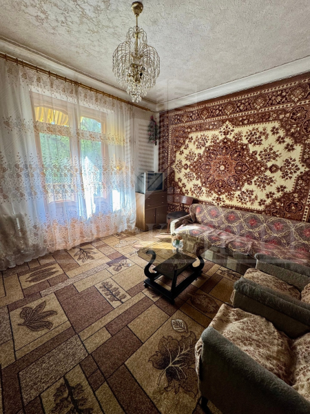 СДАМ 3-Х КОМНАТНУЮ КВАРТИРУ НА ДЛИТЕЛЬНЫЙ СРОК (Стаханов, ул. К. Либкнехта)