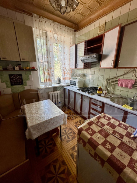 Фото СДАМ 3-Х КОМНАТНУЮ КВАРТИРУ НА ДЛИТЕЛЬНЫЙ СРОК (Стаханов, ул. К. Либкнехта)