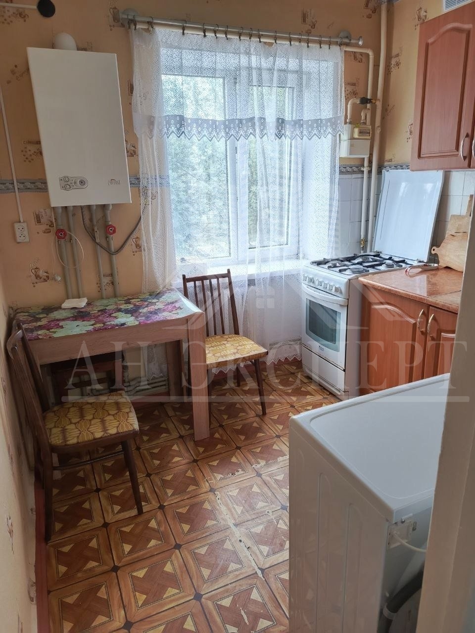 Фото СДАМ НА ДЛИТЕЛЬНЫЙ СРОК 2-Х КОМНАТНУЮ КВАРТИРУ (Стаханов, пр. Ленина, 37)