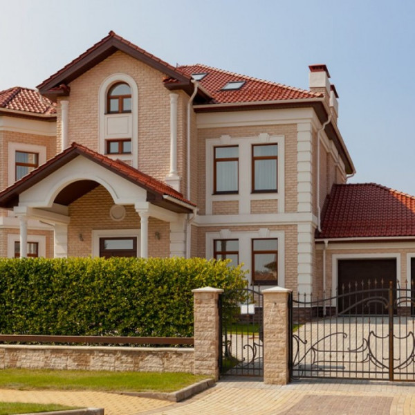 Продам роскошный дом на кв.Южный ,300м2