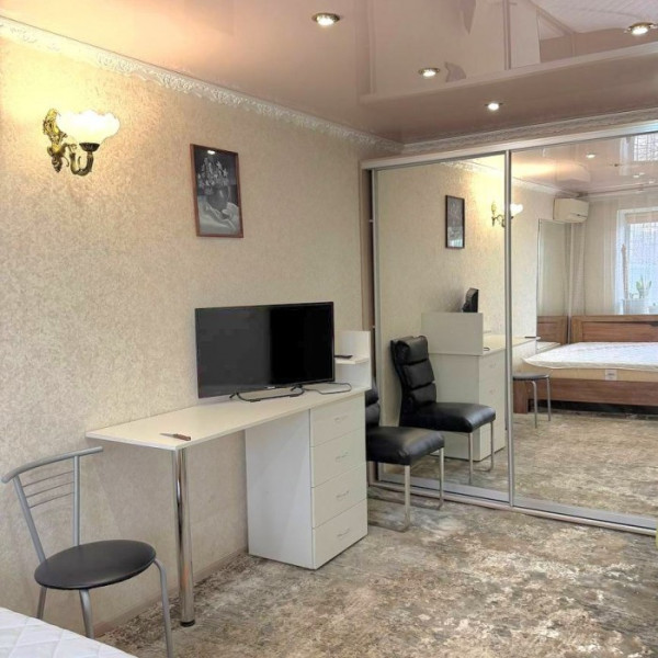 Продам 1-к квартиру на кв. Шевченко, г. Луганск. Рядом ТЦ Аврора, рынок, магазин Поляна.